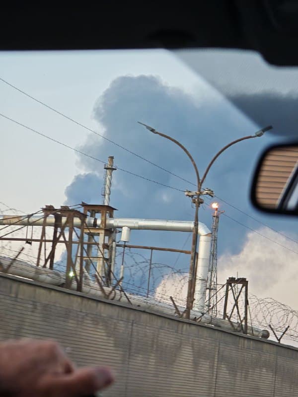 دود آبادان امروز غروب ۷ اسفند

@mamlekate