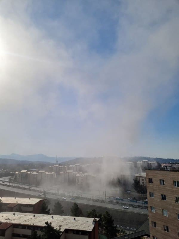 "نقطهزنی"
تصاویر دریافتی با شرح: حدود ساعت ۹ صبح پنجشنبه ۱۴ اسفند روبروی خونه ما در بزرگراه بابایی #تهران یک طبقه رو نقطهزنی کردند."
📱 GoogleMaps
Vahid

📡 @VahidOnline