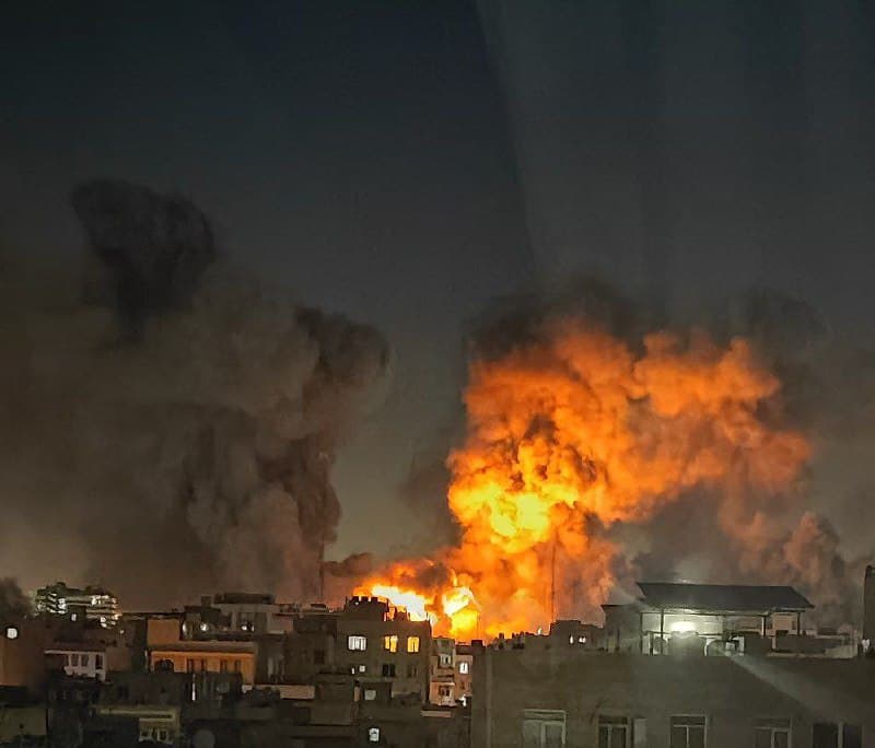 انفجار مرکز #تهران از دید منیریه
عکس دریافتی: میشه سمت دانشکده افسری، صبح جمعه ۱۵ اسفند'
Vahid

📡 @VahidOnline