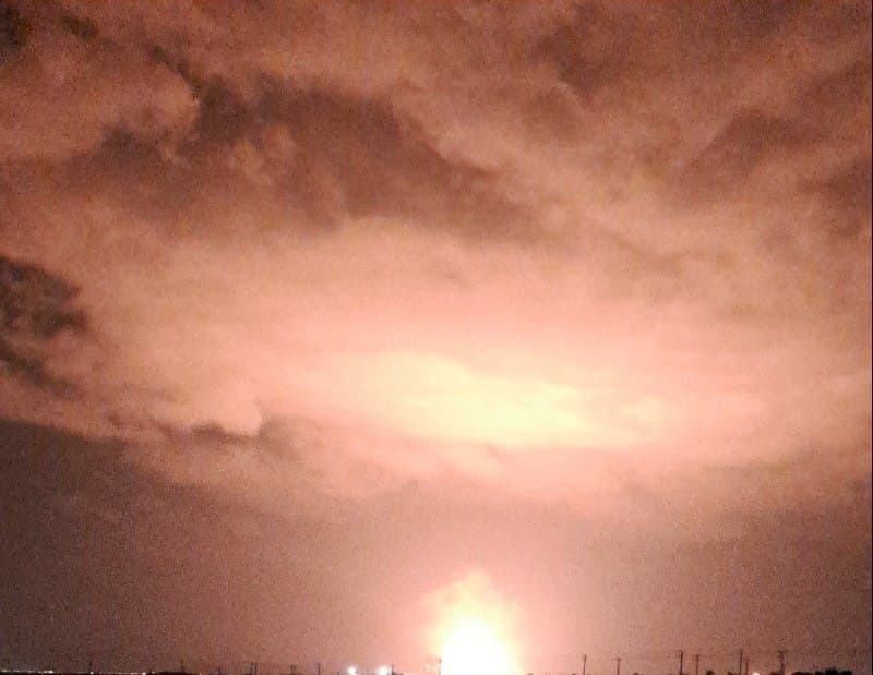 سلام ساعت ۴:۵۰ دقیقه صنایع دفاع لنجان رو زد. فک کنم با B2 زد روز شد کلا
هفت تیر مبارکه رو هم زد.

دوباره ساعت ۰۵:۲۰ دقیقه صنایع دفاع لنجان رو زد.

@mamlekate