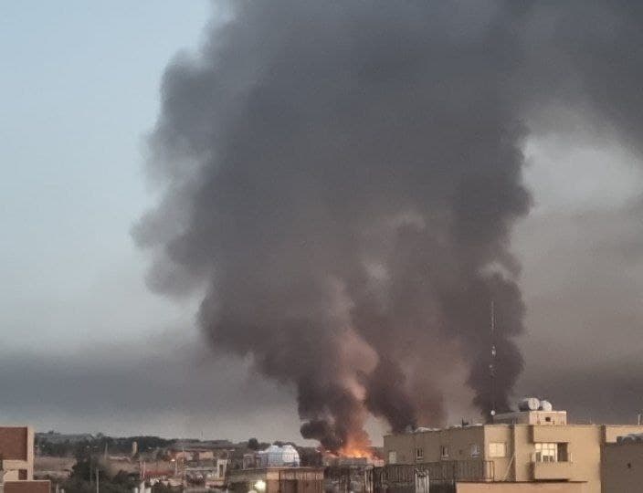 'شمال سپاهانشهر #اصفهان ساعت ۶'
عکس دریافتی با شرح: 'موشکها رو از ۵ تا ۵:۳۰ زدند. خیلی زیاد زدند' 
Vahid

📡 @VahidOnline