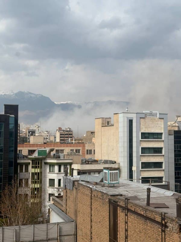 'حوالی سهروردی #تهران ساعت ۱۴:۵۰'
عکس دریافتی، دوشنبه ۱۸ اسفند
Vahid

📡 @VahidOnline