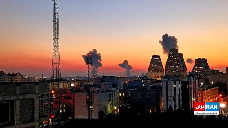 تصویر ارسالشده به ایراناینترنشنال، دود ناشی از انفجارهای غرب تهران را نشان میدهد.
🏁 🇬🇧 IranintlTV

🤖 @VahidOOnLine