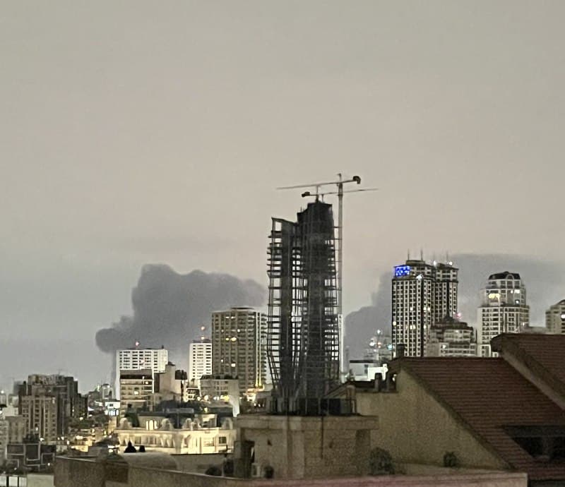 '#تهران، بامداد دوشنبه ۲۵ اسفند'
Vahid

📡 @VahidOnline