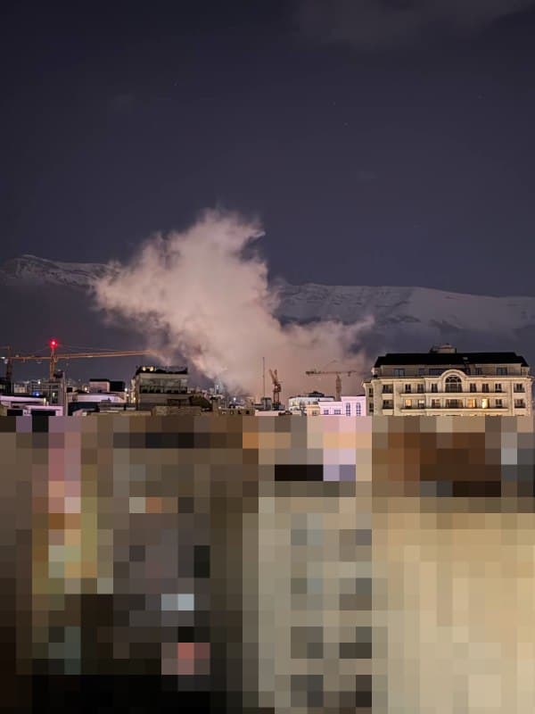 "پشت سانا نزدیکای فرمانیه غربی میشه حدودا"
عکس دریافتی با پیام بالا

📡 @VahidOnline