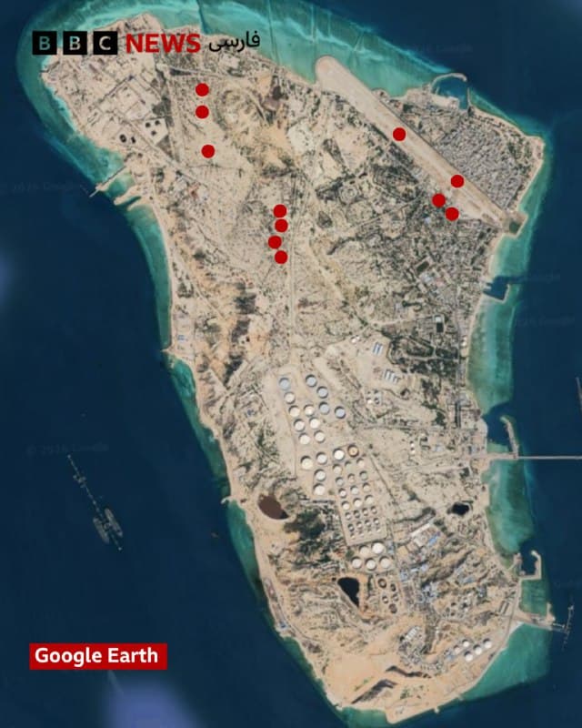 🔻ارتش اسرائیل امروز به پالایشگاه پارس جنوبی در شهر عسلویه، مهمترین حوزه گازی ایران، حمله کرد.<

معاون امنیتی استاندار بوشهر گفت که فازهای سه، چهار، پنج و شش در پالایشگاه پارس جنوبی، هدف قرار گرفته است.

بخش راستیآزمایی با بیبیسی با بررسی یکی از ویدیوهای منتشر شده از عسلویه، تایید میکند که آتشسوزی ناشی از حمله اسرائیل در فاز چهار این پالایشگاه قابل مشاهد است.

این ویدیو در بلوار زاگرس و نزدیک میدان سلیمانی، در سمت شرقی فاز چهار پالایشگاه پارس جنوبی گرفته شده است و آتشسوزی گسترده و ستون دود ناشی از آتش را در فاز چهار نشان میدهد.

سامانه اطلاعات آتش ناسا (فیرمز) نیز وجود حرارت ناشی از آتش در فازهای شش و پنچ پالایشگاه پارس جنوبی را نشان میدهد.

📷BBC
🇬🇧 BBCPersian

🤖 @VahidHeadline