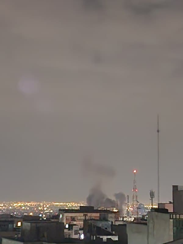 عکس دریافتی از دود یک انفجار 'سمت بلوار پناهینیا و میدان هروی در شمال شرق #تهران'
شامگاه چهارشنبه ۲۷ اسفند
Vahid

📡 @VahidOnline