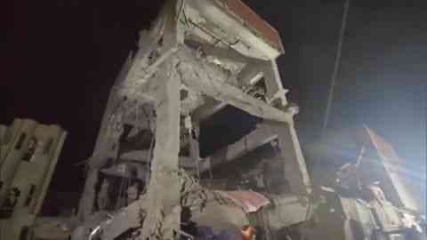 ساختمان هدفگیری دقیق شده در محله قرباغی تبریز (نزدیک شهرک ارم) که قبل از ساعت ۲ بامداد  سهشنبه ۴ فروردین در تبریز هدف قرار گرفته

مربوط به پیامهای این پست:
t.me/mamlekate/102183