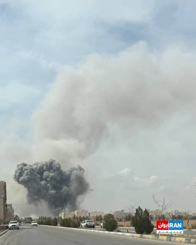 تصویر رسیده به ایراناینترنشنال در سهشنبه چهارم فروردین، وقوع انفجار مهیب را در دانشگاه مالکاشتر شاهینشهر در استان اصفهان نشان میدهد.
🏁 🇬🇧 IranintlTV

🤖 @VahidOOnLine