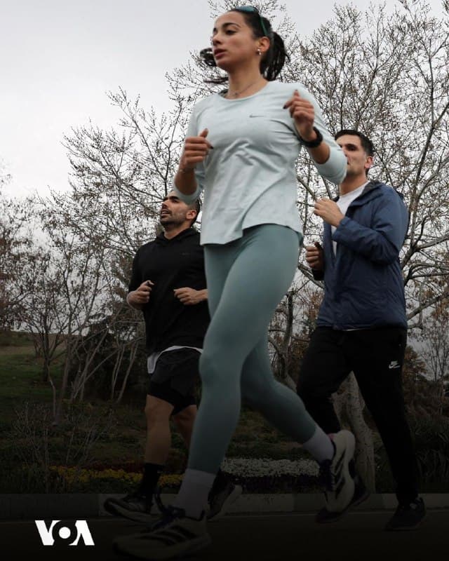 📸جاری بودن زندگی در تهران زیر سایه جنگ
🇺🇸  FarsiVOA

🤖 @VahidHeadline