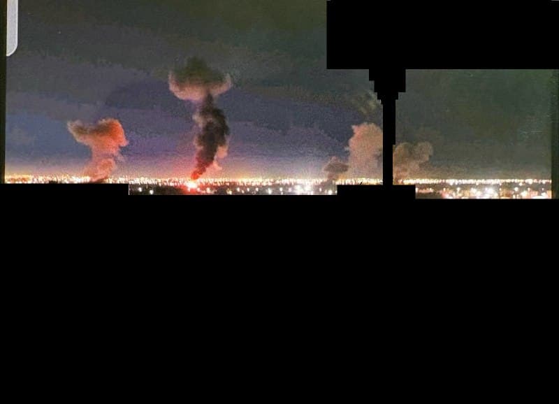 '#مشهد سمت سیدی و فرودگاه'
عکس دریافتی: 'انفجارهای حملات ساعت ۲۱:۱۳'
چهارشنبه ۵ فروردین
Vahid

📡 @VahidOnline