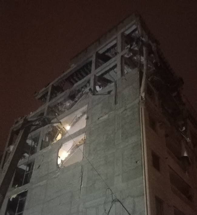 - «مملکته ارومیه یکی رو حذف کردن»

- «ارومیه گویا سردار کرمی رو زدن. از اهل محل شنیدم. حسن کرمی معاون عملیات نیرو انتظامی. اگه اون باشه خیلی حال میده. یکی از مسئولین اصلی سرکوب اعتراضات بوده تو این چند سال»

@mamlekate