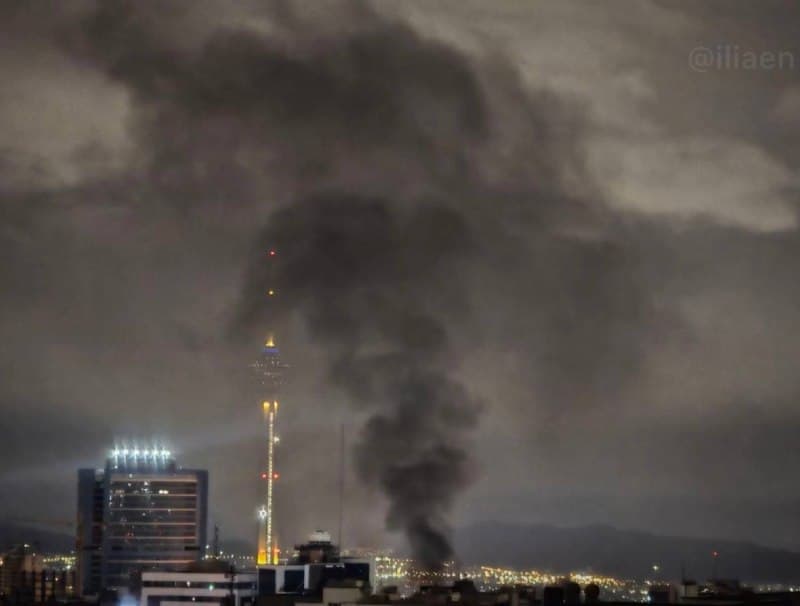 ساعت حدود ۰۲:۲۰ صبح شنبه، شهرک غرب

@iliaen