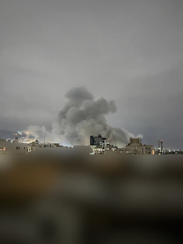 'نوبنیاد #تهران در حمله حدود ۱:۰۵'
عکسهای دریافتی، شنبه ۸ فروردین
Vahid

📡 @VahidOnline