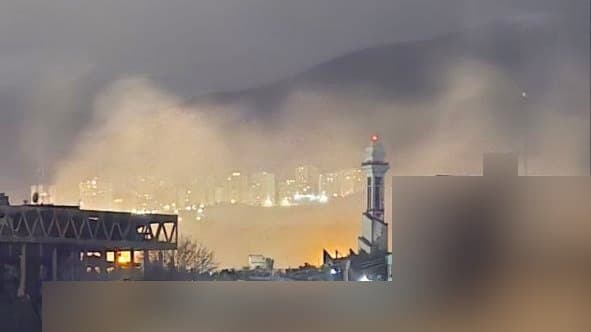 عکس دریافتی با شرح: 'ساعت ۲۲:۵۸ پشت صدا و سیما یا یک محدودهای اون اطراف رو زدند.'
شنبه ۸ فروردین
Vahid

📡 @VahidOnline