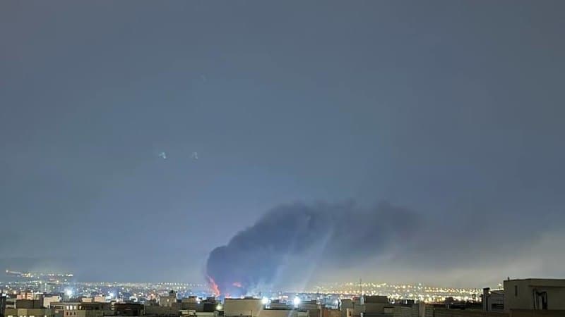 عکس اول دریافتی با شرح: 'خیابان فدائیان اسلام، بالای بزرگراه آزادگان، پشت بانک ملی، همچنان داره میسوزه.'

سایر تصاویر دریافتی از شهروندان با شرح چیزی که ساعت ۲۳:۱۰ در جنوب #تهران زدند هنوز داره میسوزه.
بامداد دوشنبه ۱۰ فروردین
Vahid

📡 @VahidOnline