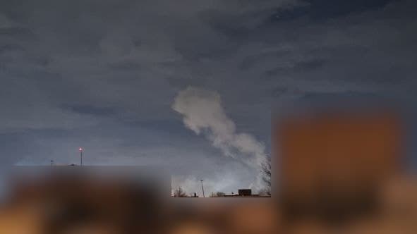 عکس دریافتی با شرح: شهر صعنتی در الوند قزوین 
ساعت ۰۴:۱۱ منطقه صنعتی رو زدن

سایر پیامهای دریافتی تایید نشده:
سلام همین الان زنجان یه صدای بمب اومد ولی نمیدونم کجا رو زدن

صدای تکانفجار مهیب در زنجان؛ ساعت 04:08 دهم فروردین

وحید/انفجار/در قزوین/ساعت۴:۱۰صبح

انفجار زنجان

صدای پرواز جنگنده _ قزوین

صدای جت میاد وحشتناک اسمون قزوین

سلام ۴:۰۹ شهرصنعتی البرز و زدن یدونه انفجار بود با صدای وحشتناک

سلام وحید قزوین ب شدت صدای جنگنده میاد ساعت 4:14

قزوین از ساعت۴:۰۵ تا۴:۱۵ (همین الان) صدای جنگنده میاد
اینسری خیلی نزدیک سطح زمینه
همین محدوده زمانی صدای انفجارم اومد ولی دور بود صداش

۳تا جنگنده رد شده از ساعت ۴:۱۰ تا ۴:۱۶ قزوین

ساعت ۴:۱۰ بامداد ۱۰ فروردین صدای انفجار در قزوین - الوند و زیباشهر - شنیده شد
جنگنده هم به قدری ارتفاعش کمه صدای زیادی داره

📡 @VahidOnline