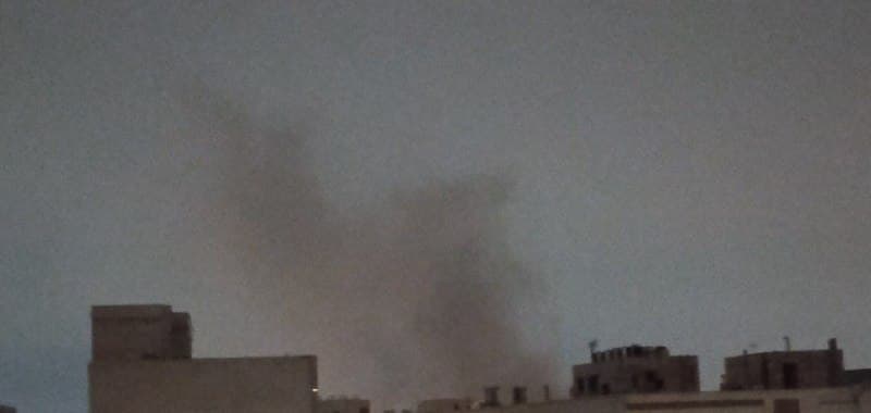 📝دود از سمت مهرآباد

📝 سلام ساعت ۲۱:۳۰ دقیقه نزدیک به کردان کرج  اطراف شرکت مپنا چهارتا سنگین زدن دود سفید آسمون رو گرفته

📝ساعت ۲۱:۳۰ دقیقه (۱۰ فروردین) اطراف خیابان برغان کرج دوتا صدای شنیده شد دومی خیلی بلند بود احتمالا سمت پل فردیس بود نور قرمز و صدا با هم اومد

📝امشب ۱۰ فروردین بندرعباس انفجار ها خیلی شدید هستن اکثرا سمت فرودگاه و پایگاههوایی

@mamlekate پین کانال رو بخونید