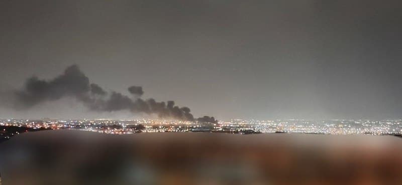 عکس دریافتی با شرح: 'مربوط به انفجارهای ساعت ۴:۲۰ صبح غرب #تهران، هنوز داره میسوزه'
سهشنبه ۱۱ فررودین
Vahid

📡 @VahidOnline