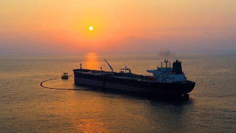 ☝️جمهوری اسلامی پس از تهدیدهای تازه ترامپ به یک نفتکش غولپیکر کویتی در نزدیکی دبی حمله کرد

جمهوری اسلامی بامداد سهشنبه ۱۱ فروردین یک نفتکش غولپیکر حامل نفت خام را در نزدیکی دبی هدف قرار داد و آن را به آتش کشید. 


📝هر شلیک به دبی ۱۰۰۰ تومن دلار رو گرونتر میکنه

@mamlekate