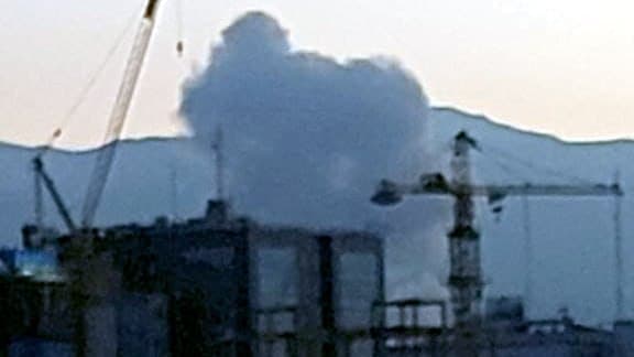 پیامهای دریافتی تاییدنشده در پی اخبار قبلی مبنی بر شنیدن شدن صدای جنگنده:

انفجار بزرگ، شنیده شده از دولت، ٠۵:٣۵
دو انفجار دیگه، نزدیکتر. ٠۵:٣۶

سلام رسیدن تهران غرب صدای انفجار

صدای انفجار ساعت ۰۵:۳۵ در حوالی نارمک

۵:۳۵ صدای انفجار تا میرداماد آمد

۵:۳۵ شمال شرق تهران دوتا انفجار داشتیم.

۵.۳۵ شرق تهرانو زد ۳ بار

تهران، لویزان، شیان. صدای ۲ انفجار نسبتا دور. ساعت ۵:۳۵

تهران قلهک ۵:۳۵ شروع شد ۳ انفجار تا الان خونه و شیشه ها لرزید

اومدن ۵:۳۶ دوتا صدا انفجار میرداماد

تهران هروی دو انفجار نسبتا نزدیک

۵:۳۵ دقیقه صبح صدای انفجار در شمال و شمال شرق تهران شنیده شد. شیشه های خونه به شدت لرزید. دوبار صدای انفجار اومد

وحید جان/ تهران/ مرکز شهر/ دو تا انفجار/ یکیش با لرزش/ 05:35/

سلام، تهران داره میزنه، میرداماد، ۵:۳۵

۵:۳۵  صدای چند انفجار تهرانپارس

۵:۳۵ دو تا صدای مهیب فرمانیه اقا وحید

۵:۳۴  صدای انفجار تهران سمت شرق

وحیدجان ساعت همین الان ۵:۳۵ دقیقه صبح، شرق تهران، تهرانپارس، صدای سه انفجار سنگین شنیده شد.

ساعت ۵:۳۵ صدای ۳ انفجار در نارمک شنیده شد
۵:۳۵ صبح
۳ تا صدای انفجار نسبتا دور از سیدخندان

تهران، ساعت ۵:۳۶، سمت قیطریه صدای دو تا جنگنده ارتفاع پایین، سه تا انفجار نسبتاً نزدیک. فکر کنم سمت نوبنیاد پاسداران بود باز.

وحید ساعت ۵:۳۶
چند انفجار خیلی نزدیک سمت شمال شرق و قیطریه

پاسداران سه تا صدا بزرگ اومد فک کنم موشکه

۵:۳۵ دقیقه صبح صدای انفجار در شمال و شمال شرق تهران شنیده شد. شیشه های خونه به شدت لرزید. دوبار صدای انفجار اومد

4 انفجار نسبتا قوی اما با فاصله شرق تهران ساعت 5:36

سلام ساعت ۵:۳۶ دقیقه شرق تهران پیروزی دوتا انفجار دور الان ساعت ۵:۳۸ صدای پدافند

طالقان الان صدای جنگنده میاد ساعت ۵:۳۰ صبح چهارشنبه

حداقل سه انفجار نسبتا مهیب محدوده پاسداران نوبنیاد، ۵:۳۵ صبح چهارشنبه

ساعت ۵:۳۸ چند انفجار خیلی مهیب شهریار

عمو ساعت ۵:۳۵ دقیقه یجارو و زد من تو کمالشهر یه صدایی مثل غرش شنیدم (با لرزش) ولی خیلی دور بود

غرب تهران احتمالا ورداورد یا ملارد ۲ یا ۳ انفجار

ساعت ۵:۳۹ دقیقه صدای انفجار نزدیک اندیشه شهریار ۲،۳تا پشت هم

دو انفجار دیگه نزدیک تر ساعت 5:39 شرق تهران

انفجارهای محدوده نوبنیاد ادامه داره ۵:۴۰

وحید جان سلام چهار شنبه ۵:۳۹ صبح تهران صدای انفجار میاد از دور شنیده شد البته ( ما غرب هستیم) طبق معمول پیشبینی بچه های کردستان درست درومد

شمال شرق داره میکوبه
تا الان ۶انفجار
۳تا کیکاوس
بقیه هم صدا خیلی نزدیک سمت قیطریه

۵:۳۸ شهریار سه تا انفجار سنگین، تقریبا نزدیک بود. 
یک دونه هم سنگین و تک انفجار  ۵:۴۰

صدای چند انفجار , کرج , ساعت ۰۵:۳۹ , البته از دور شنیده شد .

5:36 روز 12 فروردین 4 انفجار سنگین فرودگاه پیام کرج

دو انفجار شدید ساعت ۰۵:۴۳ شهرستان بهارستان
احتمالا صبا باطری رو زدن مجدد

۵:۲۷ و ۵:۳۹ اندیشه دوتا صدای وحشتناک اومد

صدای انفجار های پیاپی در رباط کریم و اطرافش شنیدیم، حدود ۱۲ تا زدن

📡 @VahidOnline