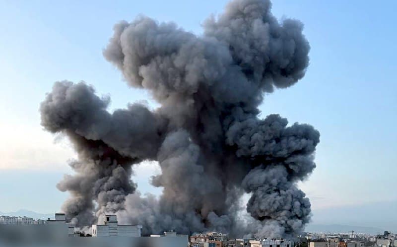 'صنایع دفاع پاسداران در شمال شرق #تهران'
عکس دریافتی، چهارشنبه ۱۲ فروردین
Vahid

📡 @VahidOnline