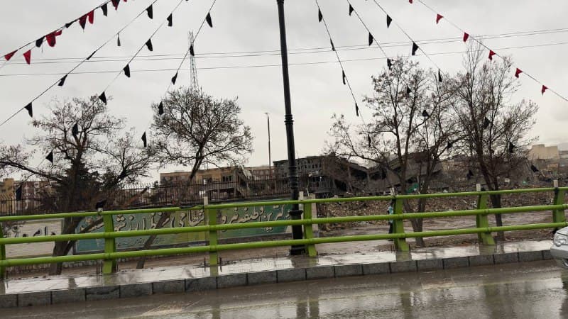 '#همدان، باباطاهر نیروی انتظامی'
عکس دریافتی با شرح بالا و: مربوط به حملات ۱۰:۴۵ صبح امروز یکشنبه ۲۴ اسفند'
Vahid
📡 @VahidOnline