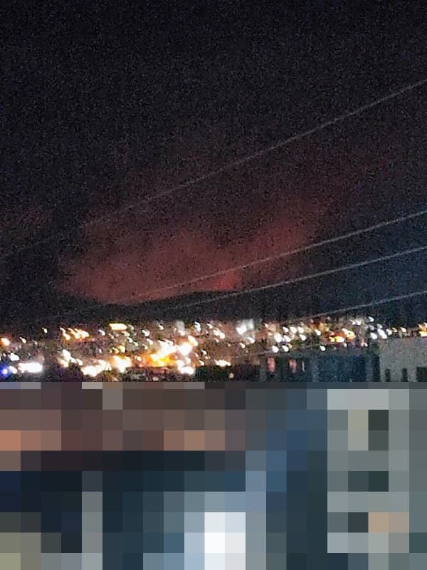 عکس دریافتی با شرح: 'ساعت ۳:۴۵ چهار مرتبه شمال شهر #دماوند رو زد. طوری که ما تو گیلاوند از خواب پریدیم.'
یکشنبه ۲ فرودین
Vahid
پیامهای دریافتی تایید نشده:
جابان (دماوند) جاده که ساعت ۳:۴۰ دقیقه زدن
خیلی انفجار سنگینی بود ما نزدیکش بودیم
اینجا تقریبا هرشب ج ا موشک میفرسته
زنگ زدم آتش نشانی خیلی ترسیدن گوشی رو قطع کردن یه صدای کوتاه آژیر اومد نیم ساعت بعد ولی هنوز داره میسوزه
📡 @VahidOnline