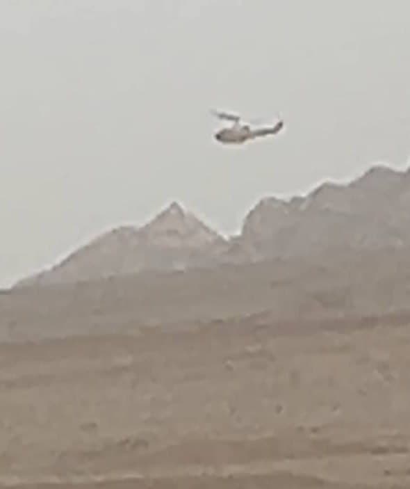 سلام الان ساعت ۸:۲۴ دقیقه صبح روز دوم فروردین پشت سپاهان شهر اصفهان رو دو بار هواپیما زد صدای هواپیما میومد.
الان ٩:٣۵ دوباره صدای هلیکوپتر کبری جنگی میاد سمت هوانیروز و سپاهانشهر
ساعت ۹:۴۰، ۴ تا رد شد.
- سلام مملکته. ساعت ۸:۲۵، بعد سپاهانشهر اصفهانو زد از دیشب بار پنجمه که این نقطه رو میزنه تمام شیشهها لرزید. احتمالا موشک سنگین یا سنگرشکن بود. پایگاه سپاهه اونجا.
@mamlekate