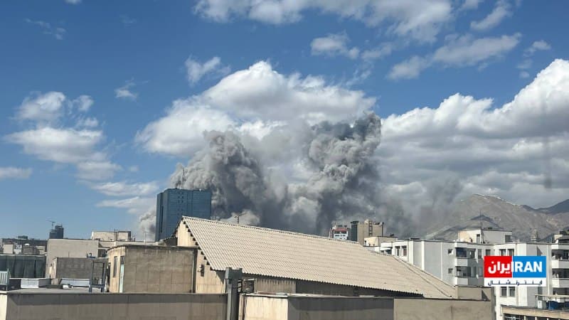 تصویر ارسالشده به ایراناینترنشنال، وقوع انفجاری مهیب را در شمال تهران در دوشنبه سوم فروردین نشان میدهد.
🏁 🇬🇧 IranintlTV
🤖 @VahidOOnLine