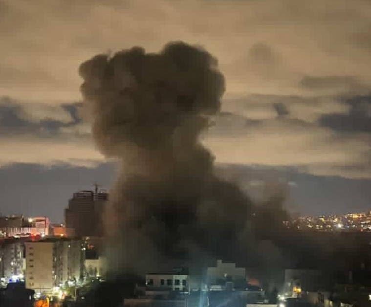 📝چیتگر تهران دوشنبه ۱۰ فروردین ، ساعت ۴:۳۰
📝امروز ساعت ۴ و ۵ صبح دوشنبه ۱۰ فروردین دو موج حمله سنگین به تهران و کرج صورت گرفته ولی تفاوت عمده اینه اصلا هیچ پدافندی درگیر نشده وصدای هواپیما تقریبا نیم ساعت بین این ساعات در ارتفاع کم به گوش میرسه
@mamlekate 🐣 مملکته